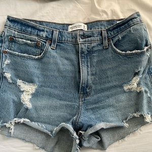 Abercrombie mom shorts